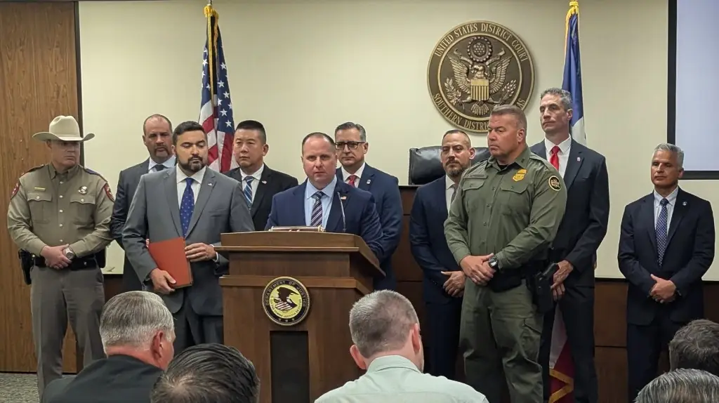 Imagen Detienen a 78 inmigrantes sospechosos de delitos en un operativo de tres días en Texas