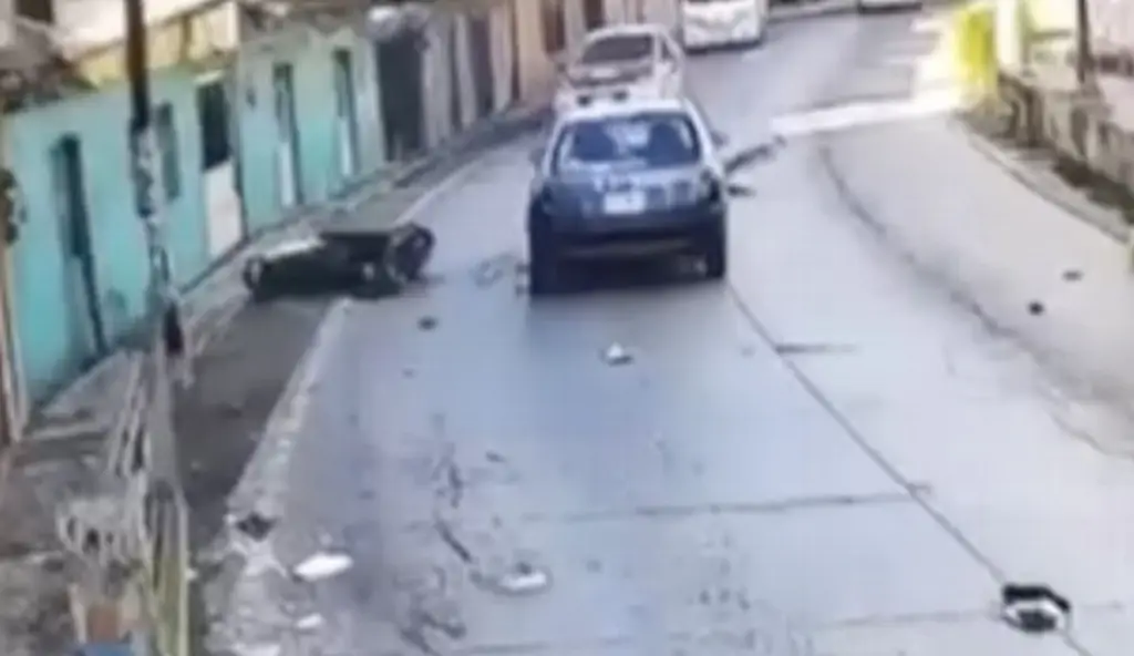Imagen Accidente en Xico deja a motociclista gravemente herido tras invasión de carril