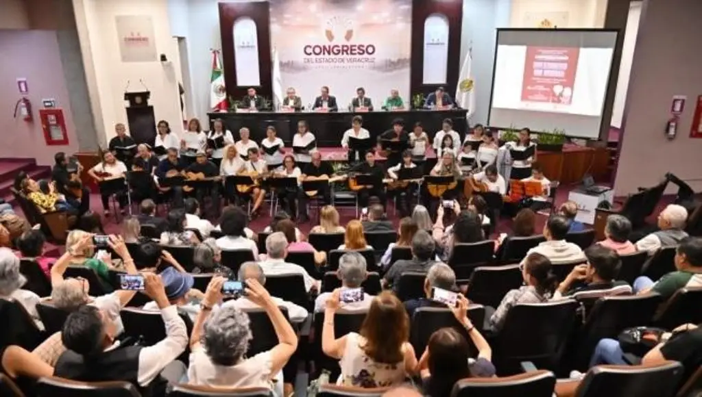 Imagen Congreso de Veracruz recibe a adultos mayores en conversatorio 