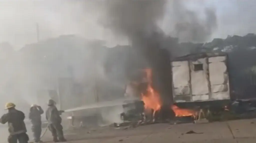 Imagen Incendio en complejo Pajaritos provoca pérdidas materiales (+Video)