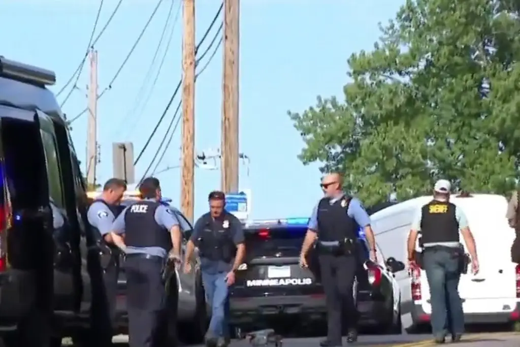 Imagen Deja 2 niños muertos y 17 heridos, tiroteo en escuela católica en Minneapolis