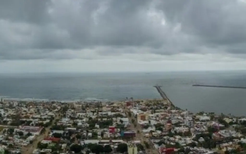 Imagen ¡En solo 4 horas! Caen 233 milímetros de lluvia en Coatzacoalcos, Veracruz 