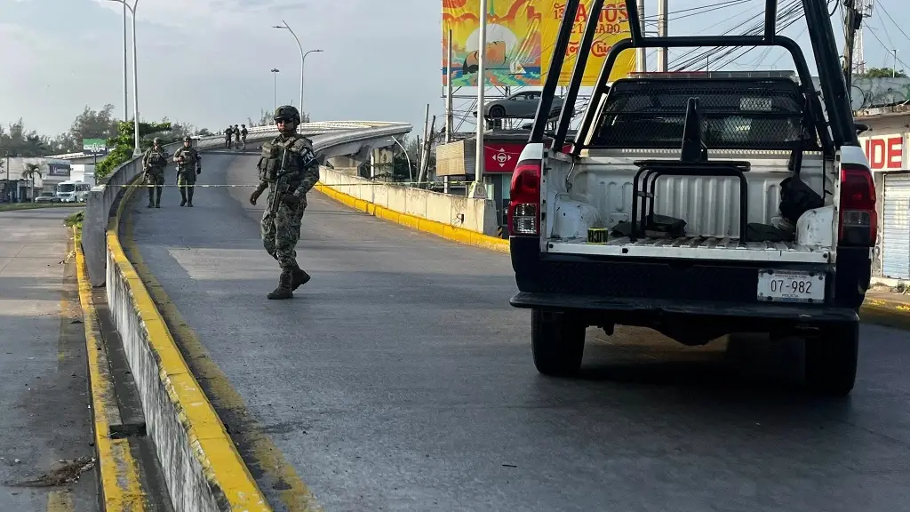 Imagen Detienen a chofer de camión que habría atropellado a hombre en puente de la Boticaria