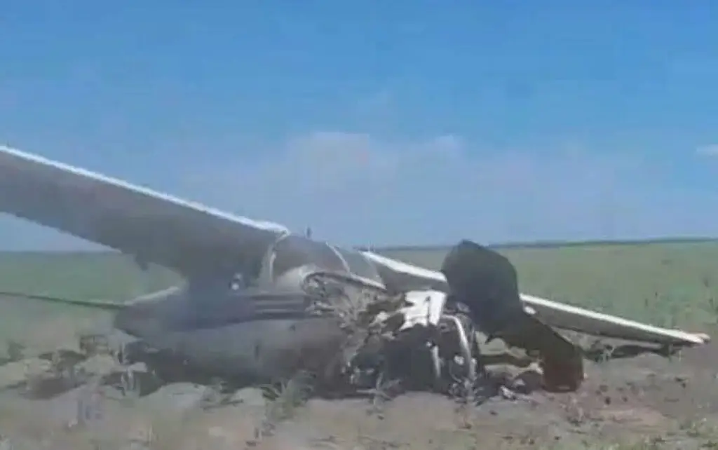 Imagen Deja un muerto desplome de avioneta en carretera de Tamaulipas