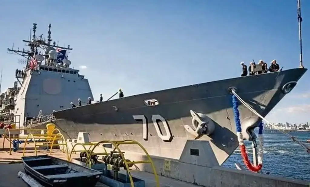 Imagen Buque lanzamisiles de EU ingresa al Canal de Panamá; se dirige al Caribe
