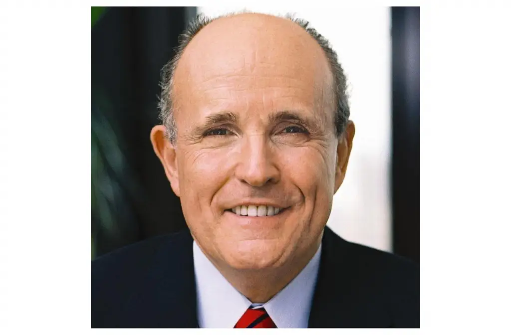 Imagen Hospitalizan a Rudolph Giuliani, exalcalde de Nueva York, tras accidente de tráfico en EU