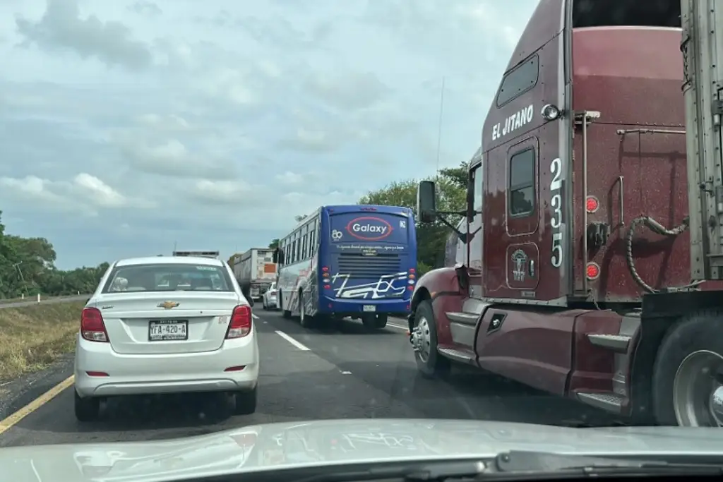 Imagen Cierre parcial en caseta de Paso del Toro, Veracruz