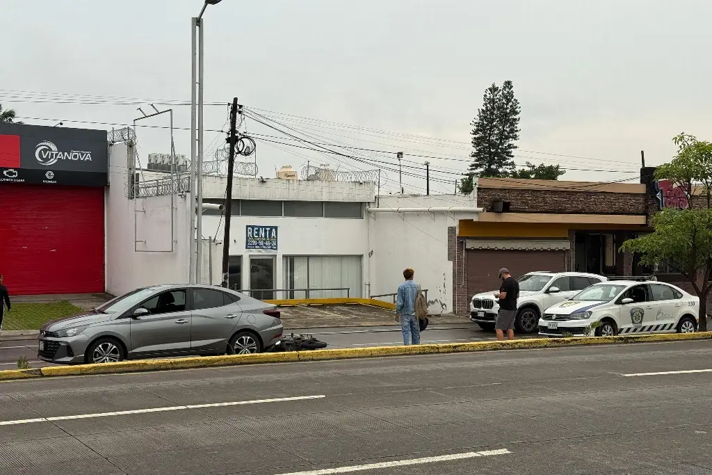 Imagen Motociclista se impacta con auto en Boca del Río 