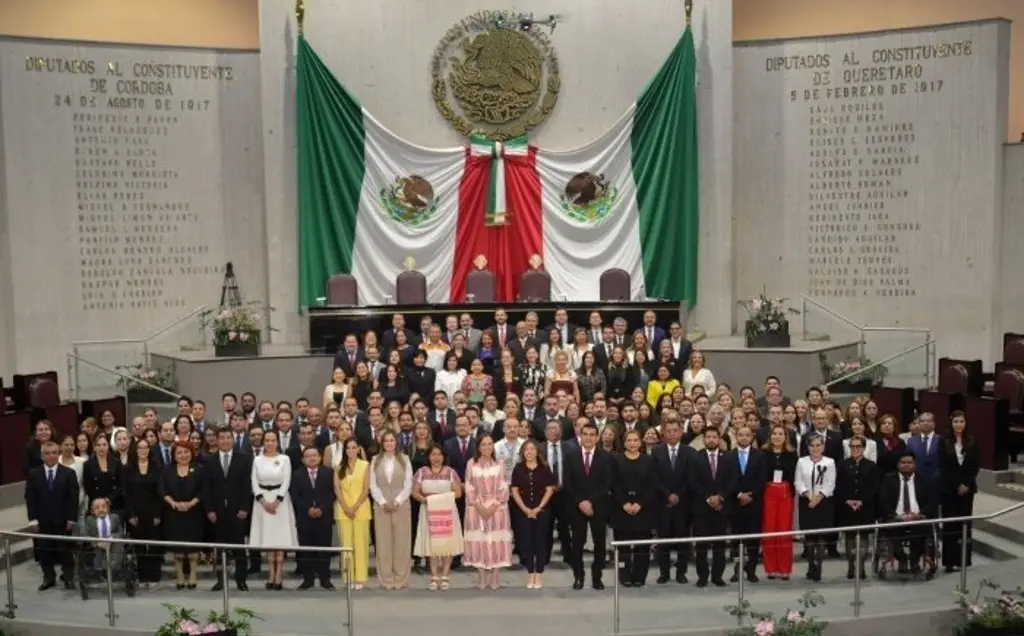 Imagen Rinden protesta 21 magistrados y 77 jueces del Poder Judicial de Veracruz 