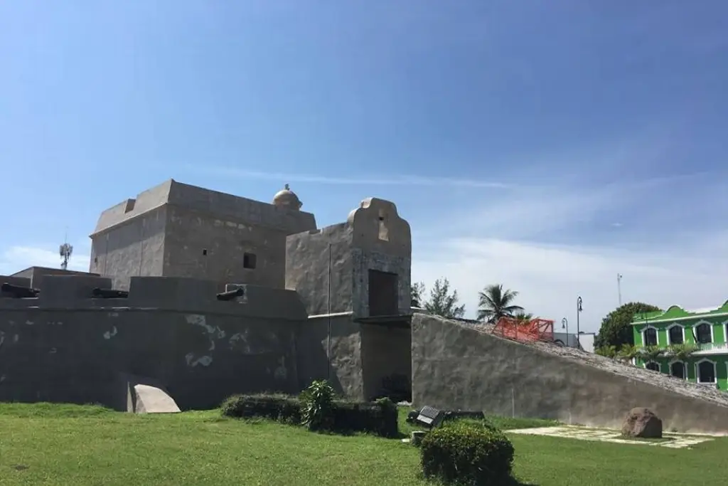 Imagen Este es el fragmento de muralla que está al aire libre en Veracruz, a la vista de todos 
