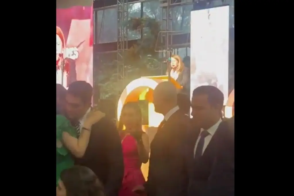 Imagen Ignoran a ministra Loretta Ortiz durante discurso en evento (+Video)
