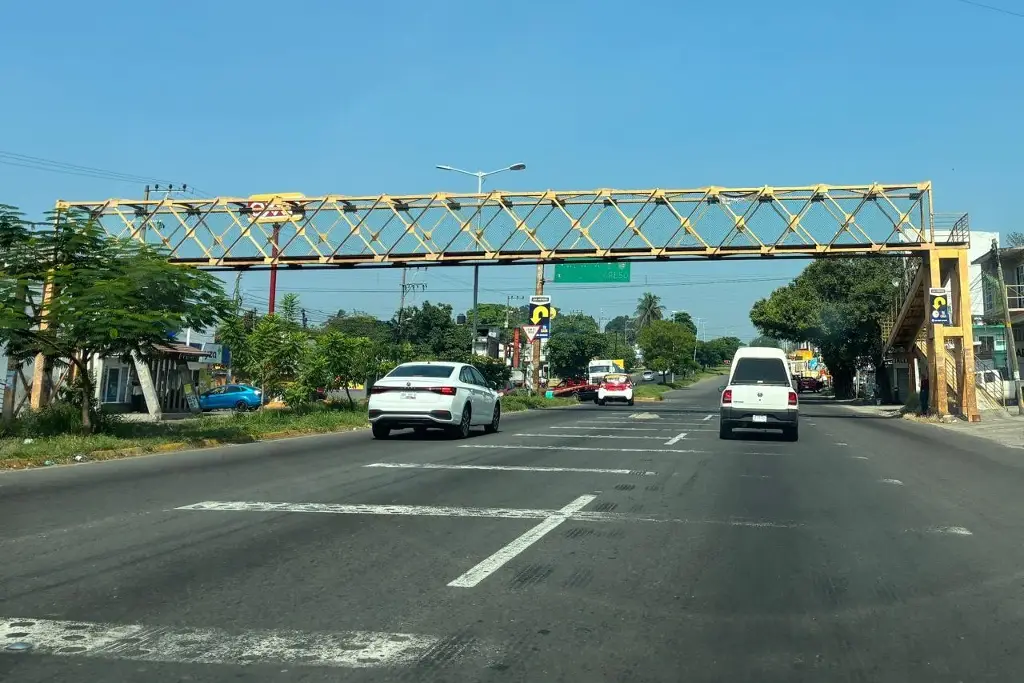 Imagen ¿Peatón puede ser señalado de responsable al ser atropellado cerca de un puente peatonal?