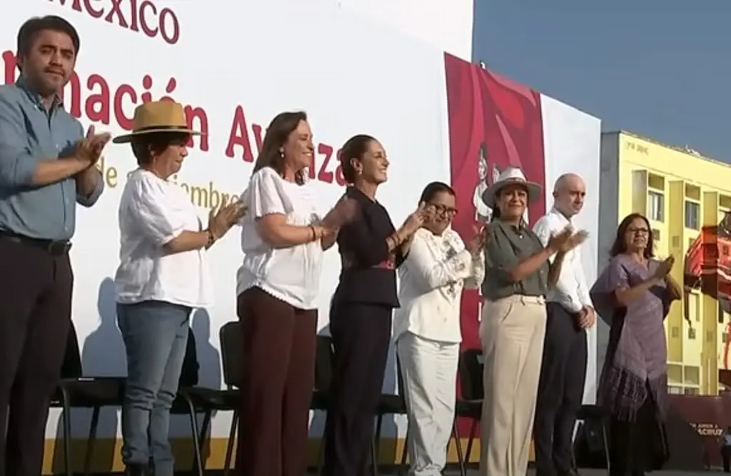 Imagen Claudia Sheinbaum ofrece informe de gobierno en Boca del Río; la acompaña Rocío Nahle 