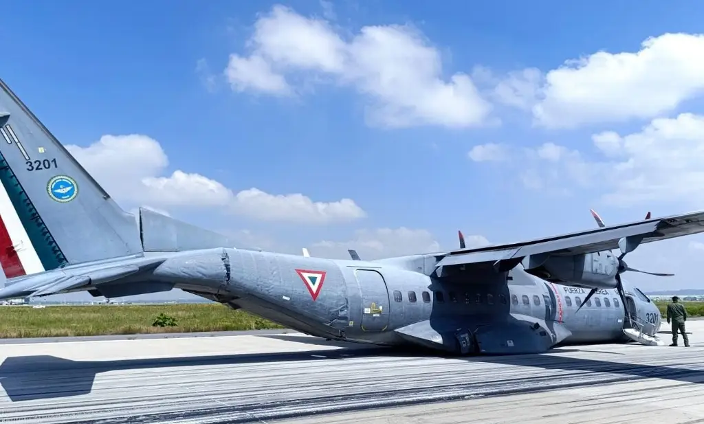 Imagen Avión de la Fuerza Aérea Mexicana sufre accidente en Base Militar junto al AIFA (+Video)