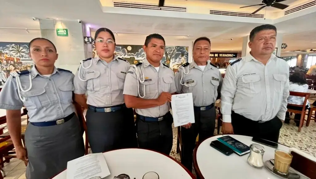 Imagen Invitan a instituciones a participar en el desfile del 16 de septiembre en Veracruz 