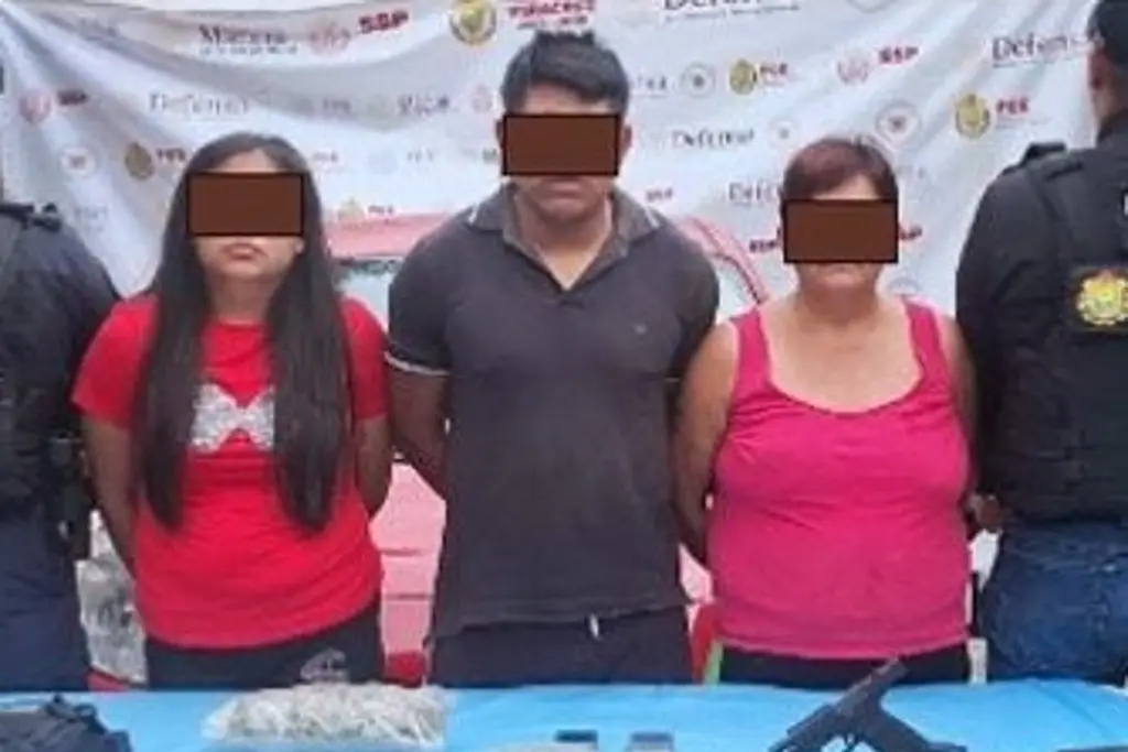 Imagen Santiago Tuxtla: Caen tres con drogas y arma de fuego