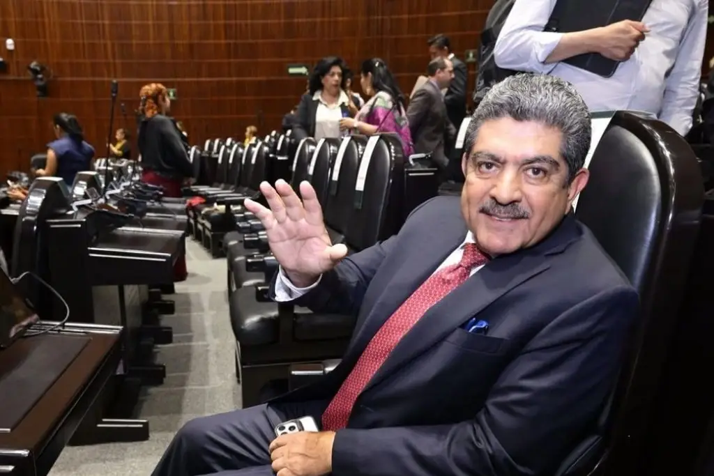 Imagen Diputado morenista Manuel Espino sufre derrame cerebral; está en terapia intensiva