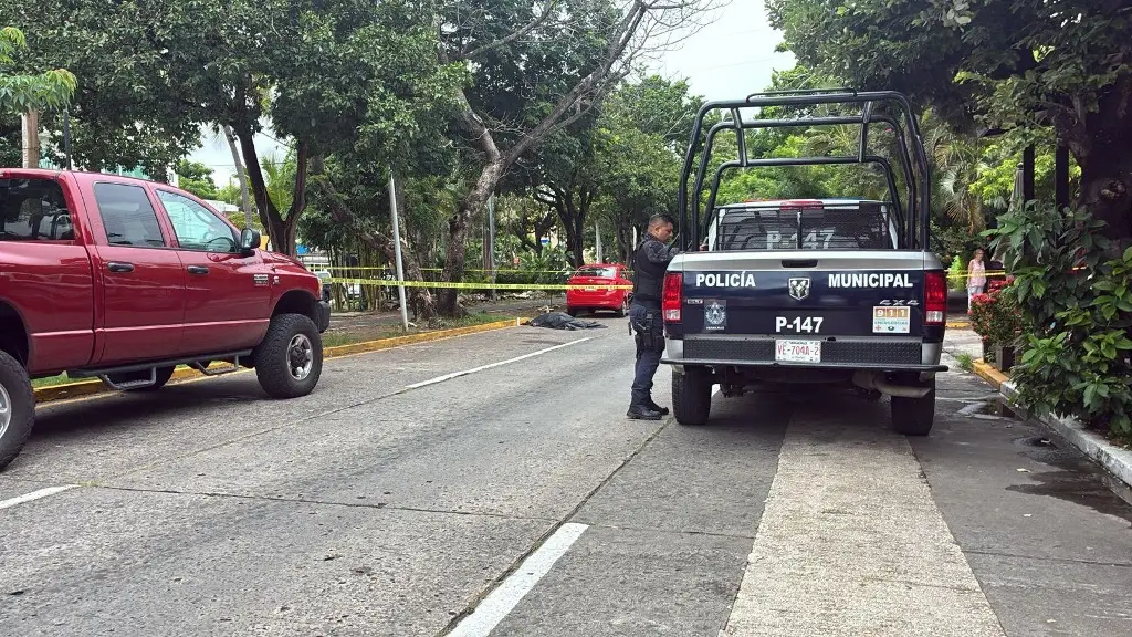 Imagen Identifican a hombre fallecido en fraccionamiento de Veracruz; era maestro 