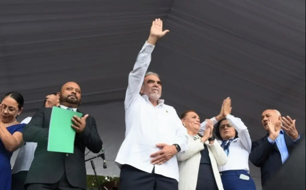 Imagen La Universidad es autónoma, plural y sin crisis: rector en el 81 aniversario de la UV