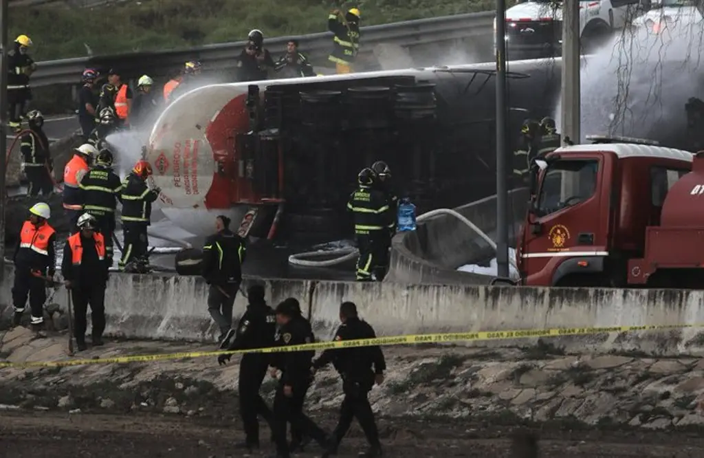 Imagen Aumenta a 10 el número de muertos por explosión de pipa