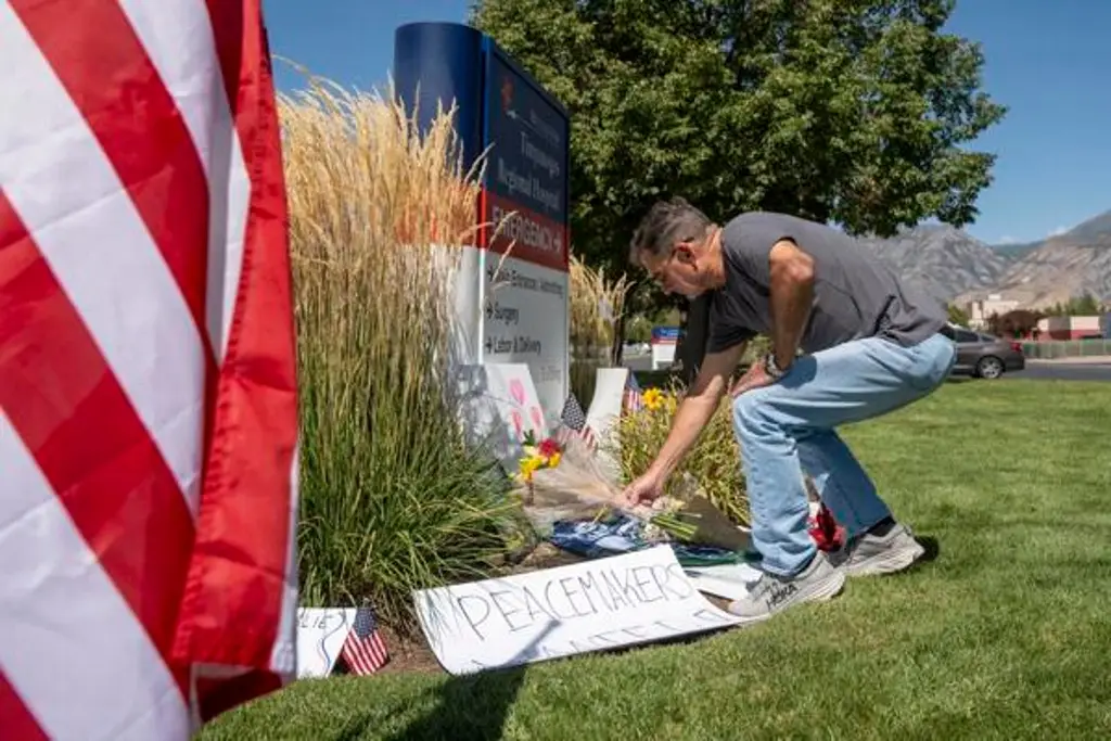 Imagen Cuerpo de Charlie Kirk llega a Arizona escoltado por fuerzas de EU y entre homenajes
