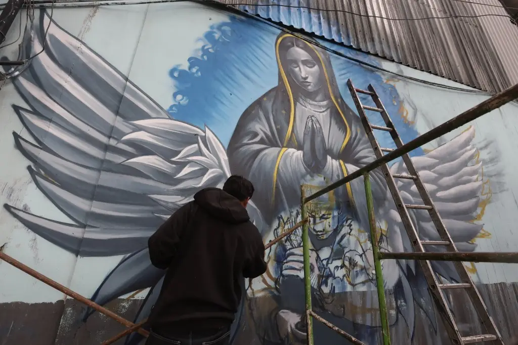 Pintan mural en homenaje a la ‘abuelita heroína’ de explosión de pipa (+Video)