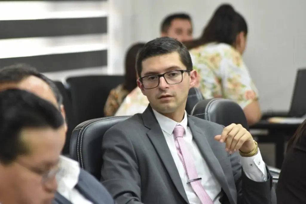  Quintín Antar Dovarganes, presenta su renuncia como consejero del OPLE 