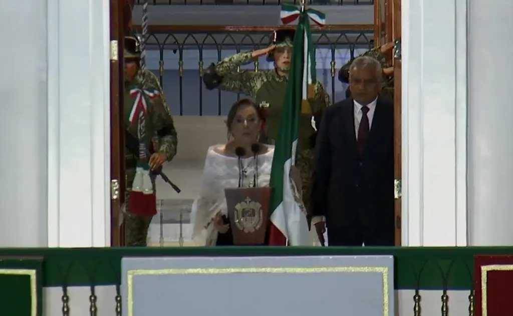 Imagen Viva nuestra soberanía nacional: Rocío Nahle da su primer Grito de Independencia en Xalapa