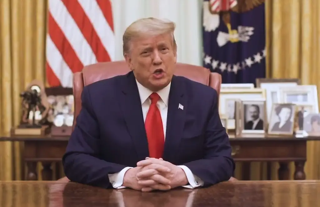 Trump asegura que EU atacó a una tercera embarcación con drogas en el mar Caribe