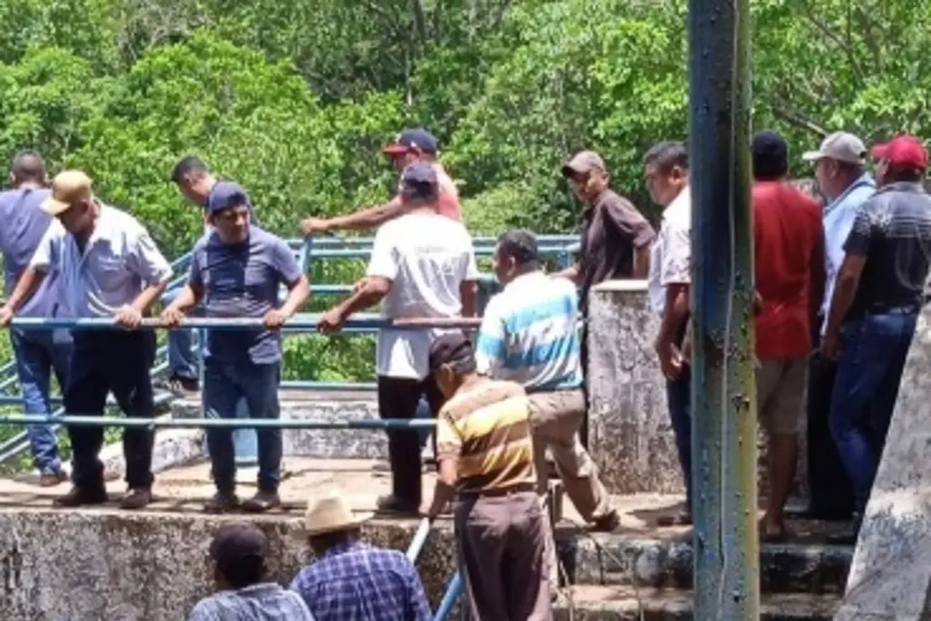 Alcalde de Coatzacoalcos llama al diálogo tras cierre de la presa Yuribia 