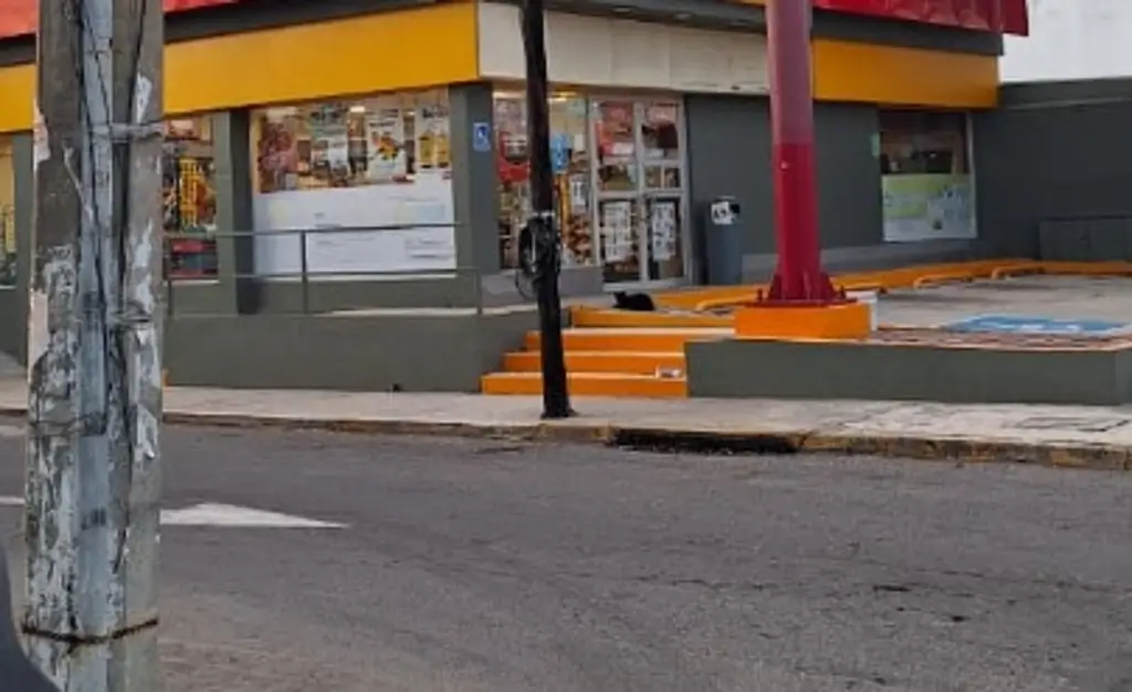 Se registra violento asalto en tienda de conveniencia en Veracruz 