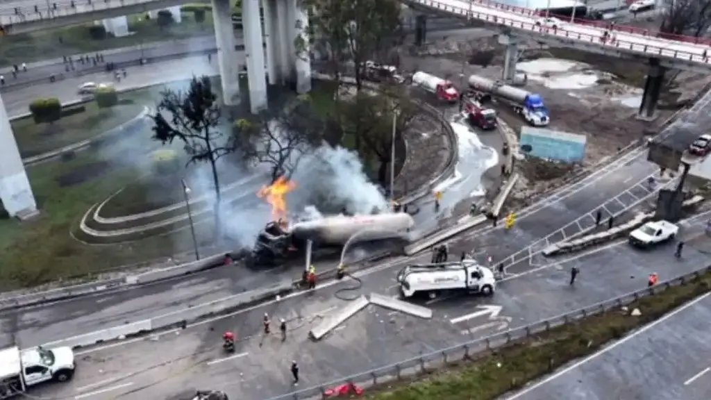 Imagen Aumenta a 19 la cifra de muertos por explosión de pipa en CDMX