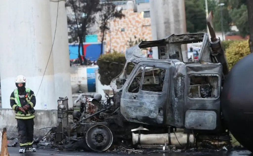 Imagen Muere el chofer de pipa que explotó en puente de La Concordia; tenía 34 años