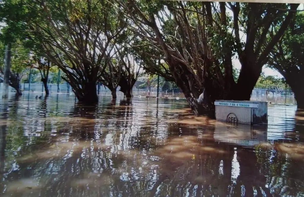 Imagen Fue terrible: habitantes del Floresta recuerdan paso de Huracán Karl en Veracruz 