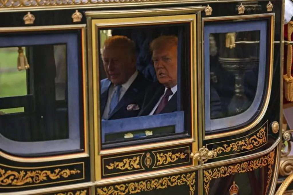 Imagen Donald Trump y Carlos III intercambian elogios durante sus discursos en Inglaterra 