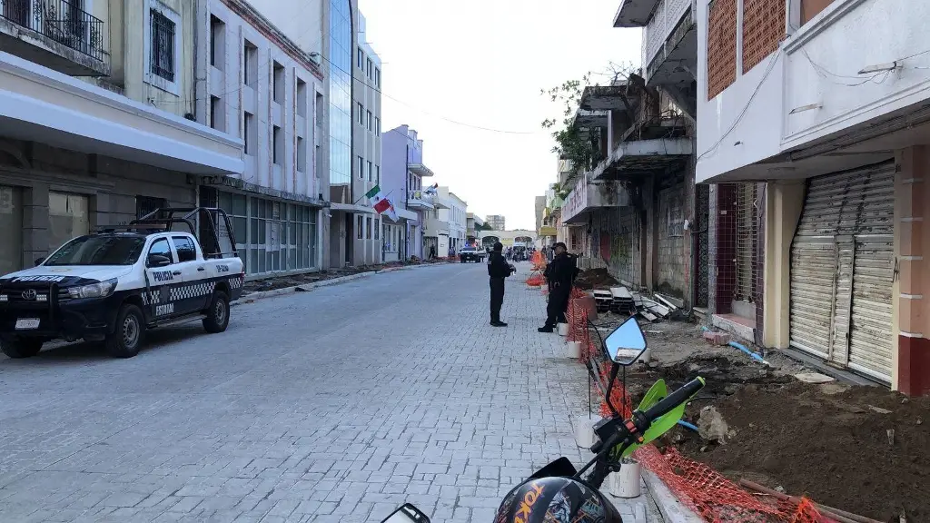 Imagen Evacúan edificio en el centro de Veracruz por supuesto artefacto explosivo 
