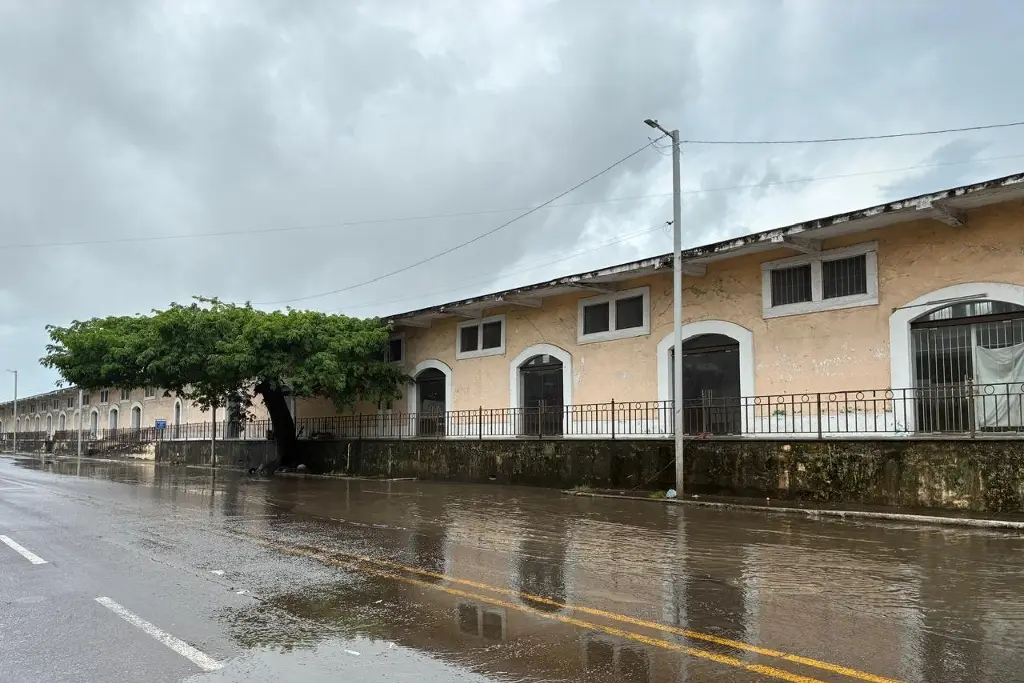 Imagen Esta es la historia de las antiguas bodegas de Ferrocarriles de México en Veracruz; hoy están en venta (FOTOS)