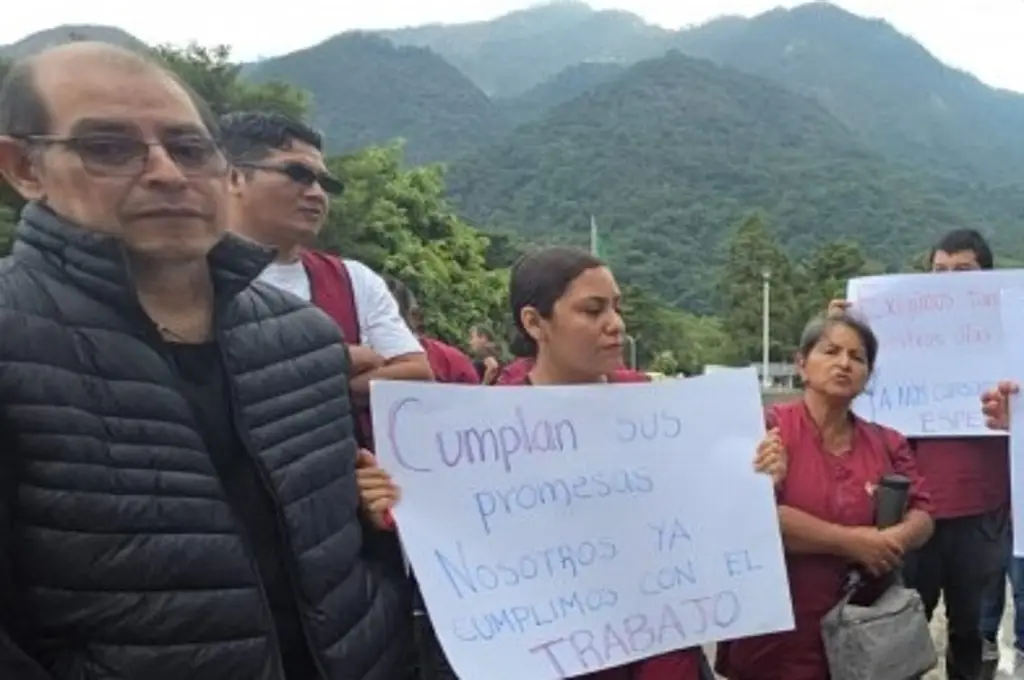 Imagen Trabajadores de limpieza paran labores en Hospital de Río Blanco, Veracruz; esto exigen