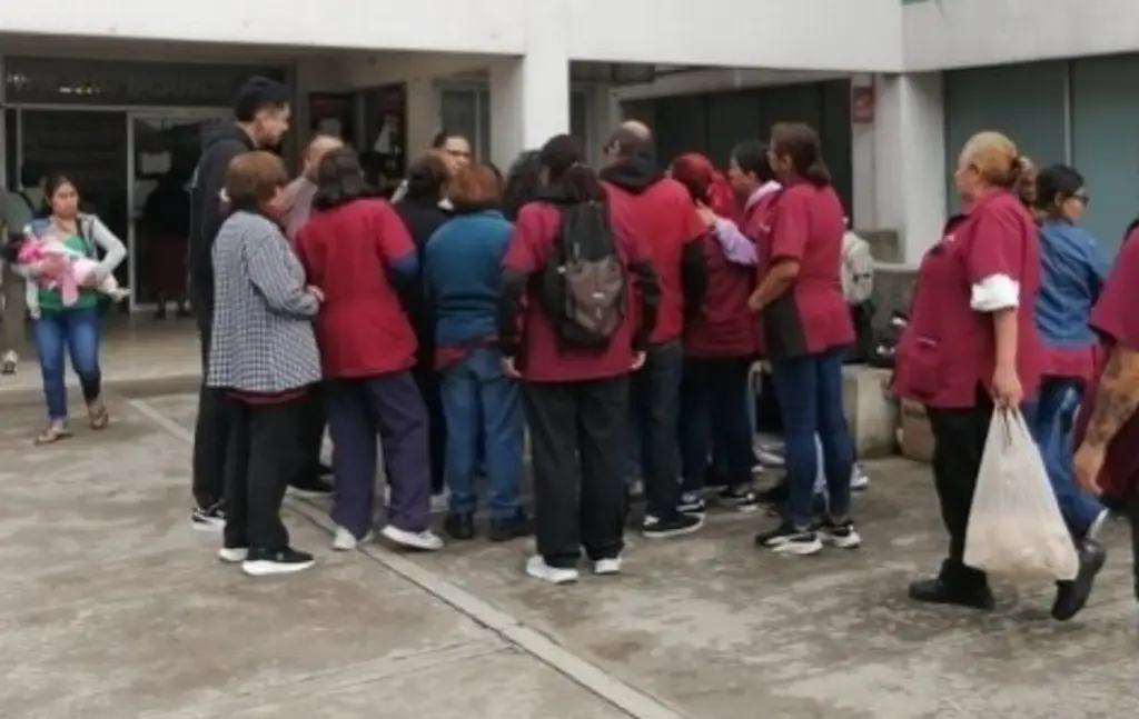 Imagen Suman más de 26 horas de paro en Hospital Regional de Río Blanco, Veracruz; a esto se debe