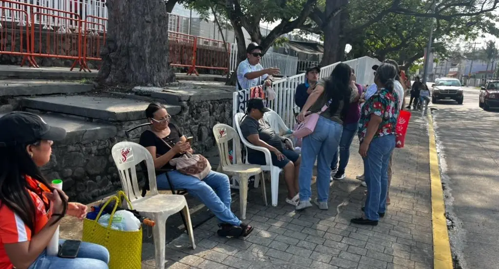 Imagen “Fans” de Shakira se agarran a golpes por los lugares en la fila (VIDEO) 