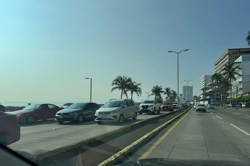 Imagen Caos vial por choque en Boca del Río