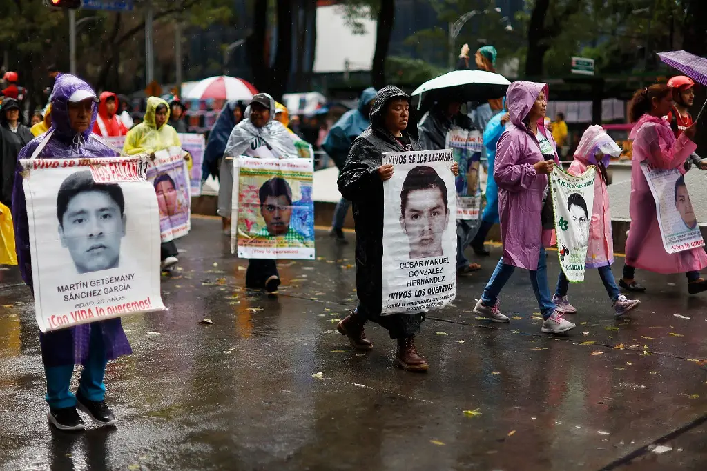 Imagen Miles de personas salen a la calle para pedir justicia por los 43 de Ayotzinapa