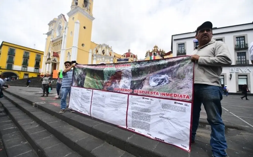 Imagen Ejidatarios protestan de manera pacífica en Xalapa, Veracruz; esto denuncian  