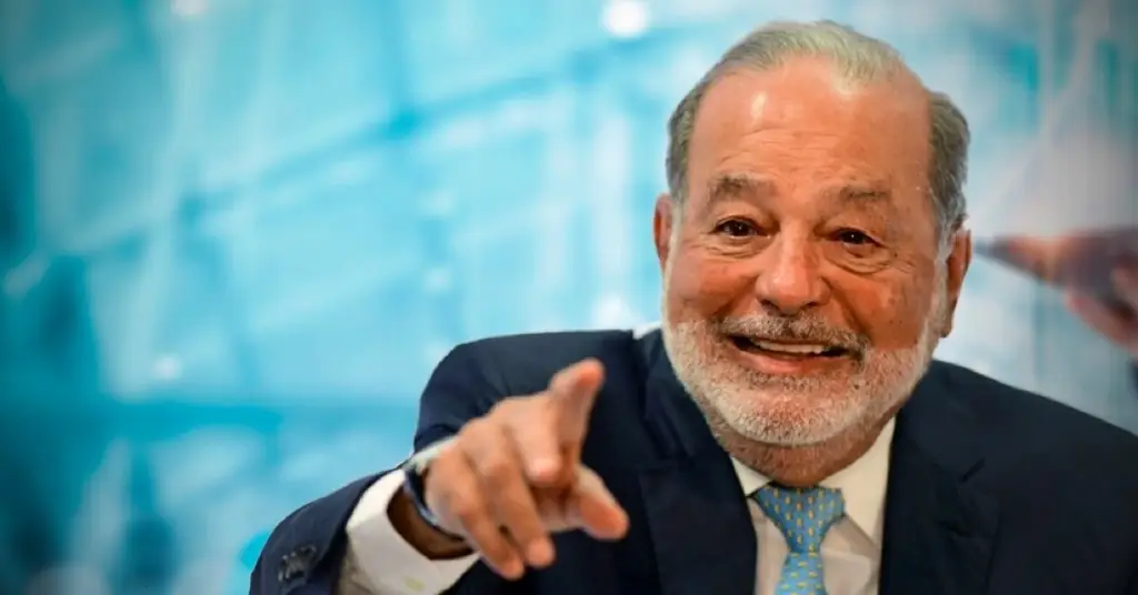 Imagen Carlos Slim firma contrato de 2 mil mdp con Pemex para perforar pozos en Veracruz