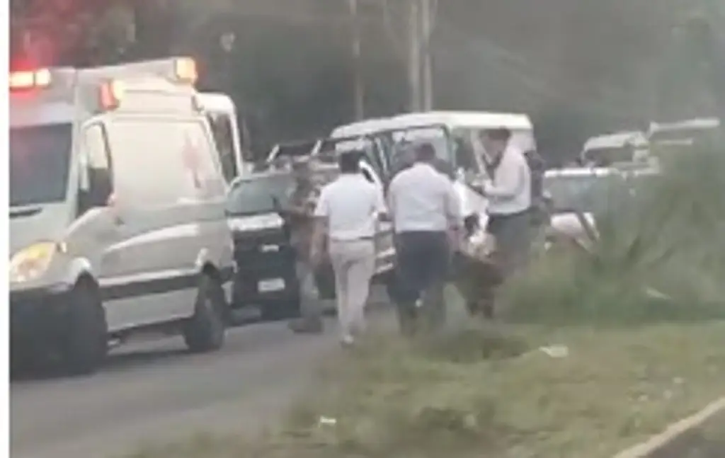 Imagen Aparatoso accidente en la Veracruz - Xalapa; hay un lesionado 