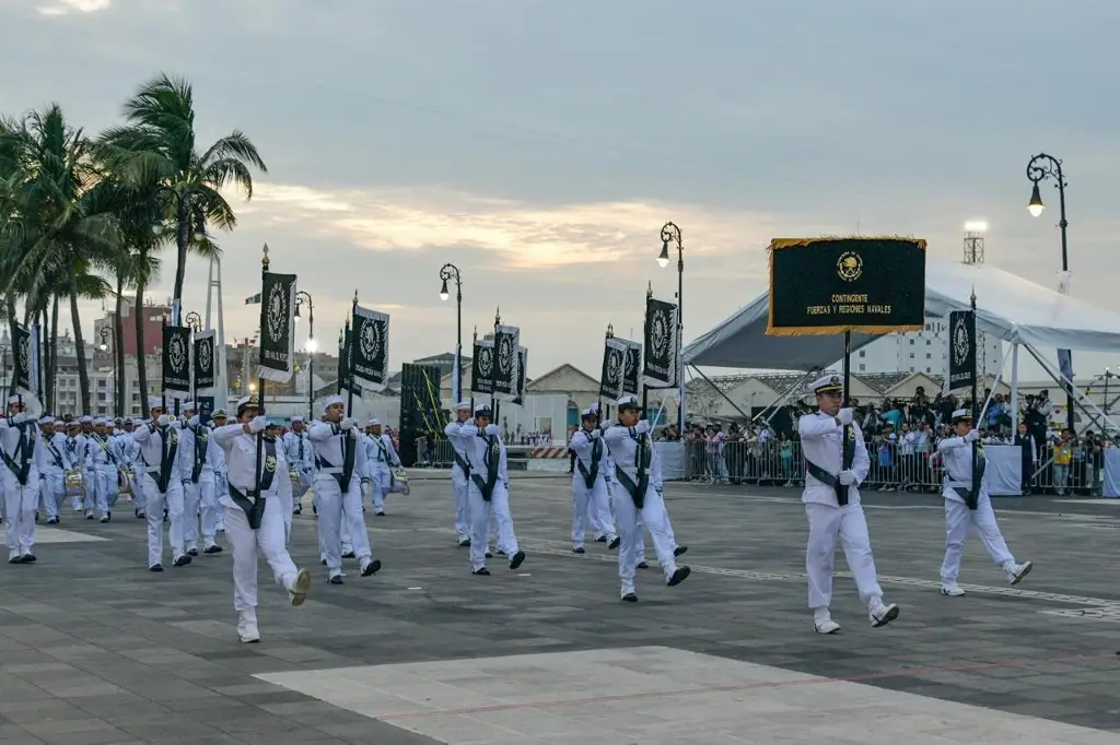 Imagen ¡Habrá desfile! Invitan a conmemorar la creación de la Armada de México en Veracruz