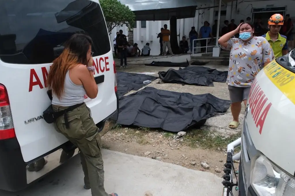 Imagen Suman 60 muertos en el centro de Filipinas tras terremoto de magnitud 6.9