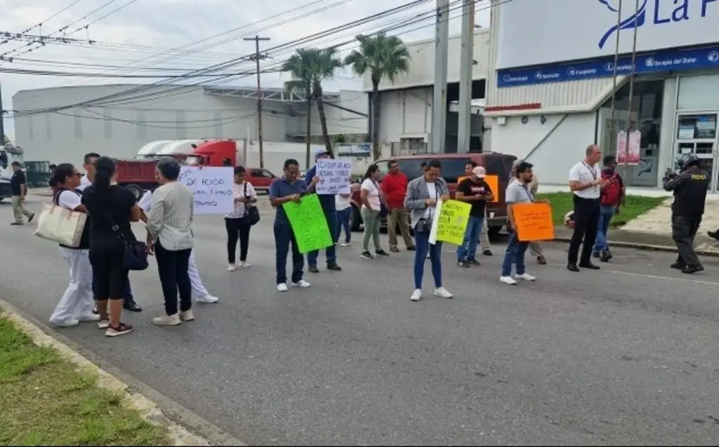 Imagen Trabajadores paralizan Hospital General Córdoba