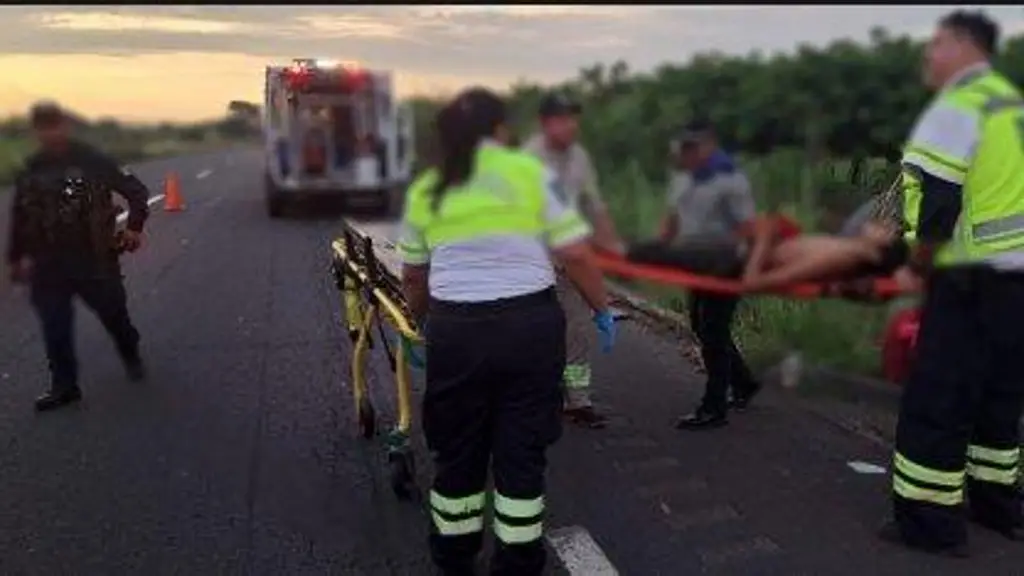 Imagen Tome precauciones, hay cierre parcial de circulación en carretera de Veracruz 