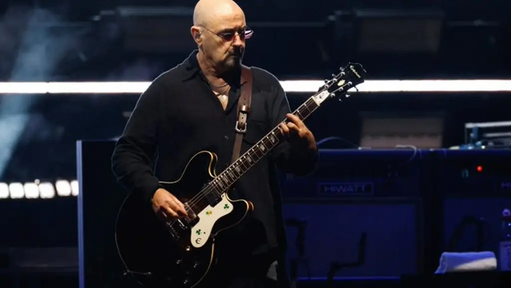 Imagen El guitarrista de 'Oasis' Paul Arthurs anuncia que padece cáncer